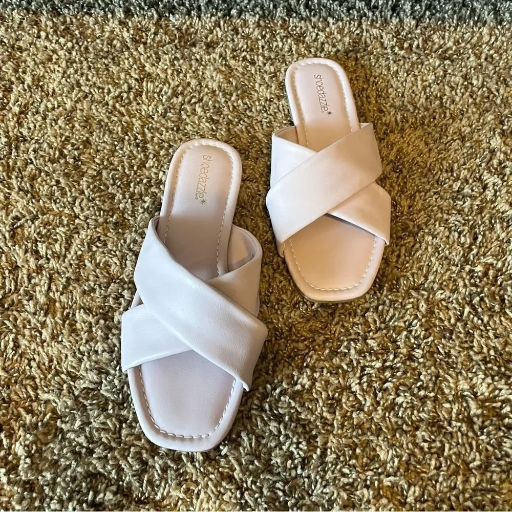 NWOB Shoedazzle Yuliana Flat Sandal